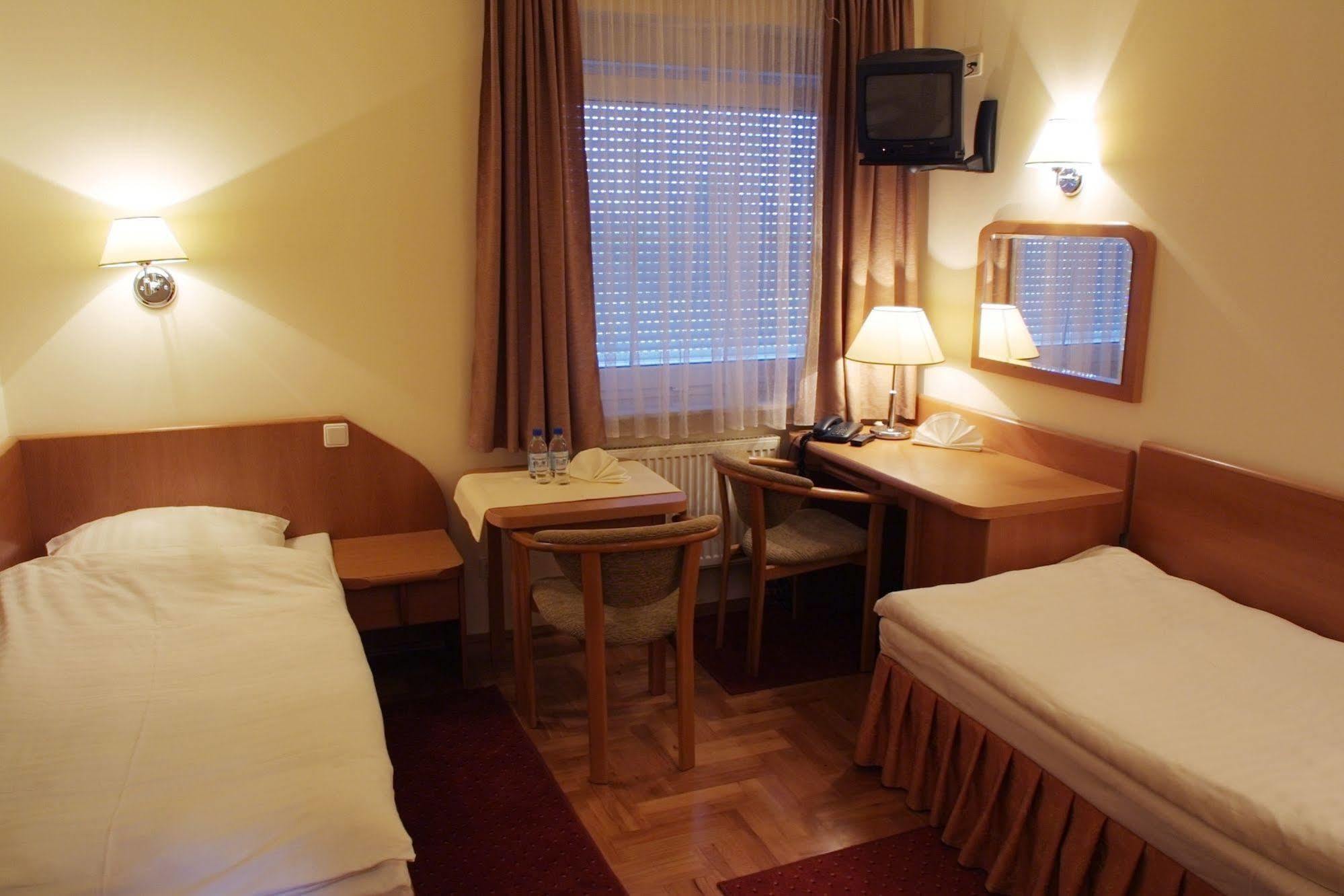 Bielany Wrocławskie Hotel Bielany מראה חיצוני תמונה
